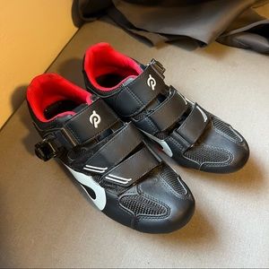 Like new peloton spin shoes